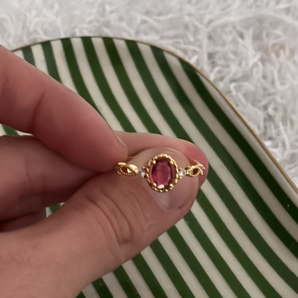 💎BOGO FREE💎 Gold colored ring with reddish stone - Picture 2 of 4